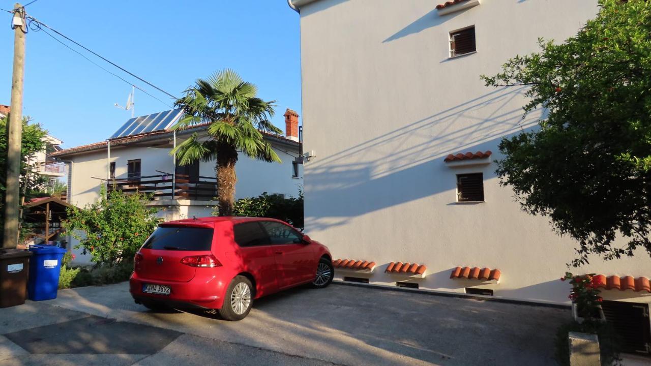 Apartments Kamelija Malinska Exterior photo