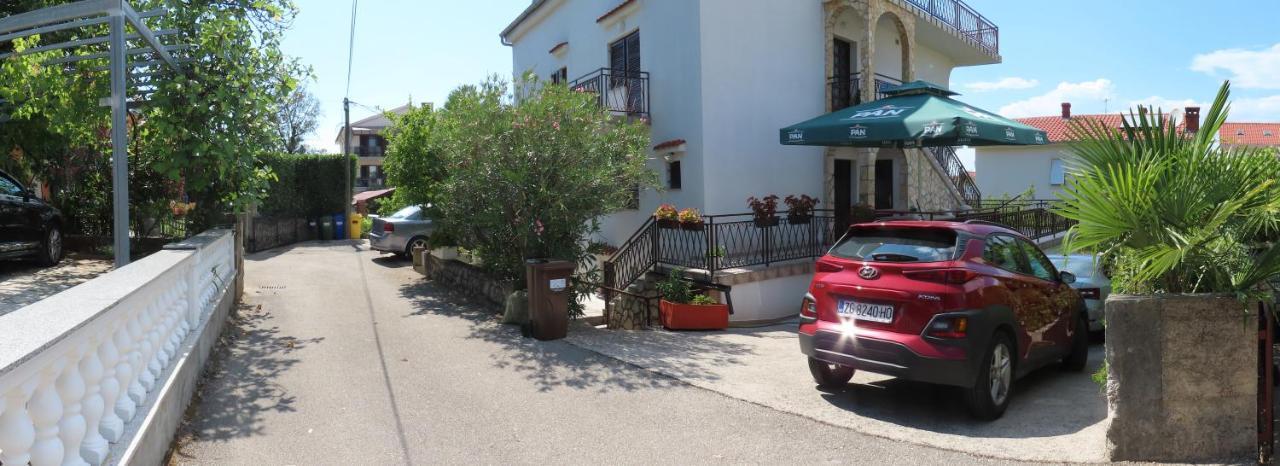 Apartments Kamelija Malinska Exterior photo